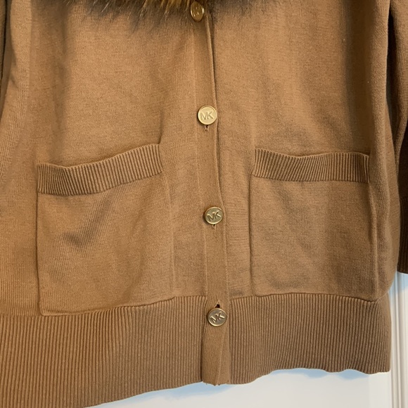 ⚠️SOLD⚠️ Michael Kors Cardigan with Faux Fur Neckline - Picture 5 of 8